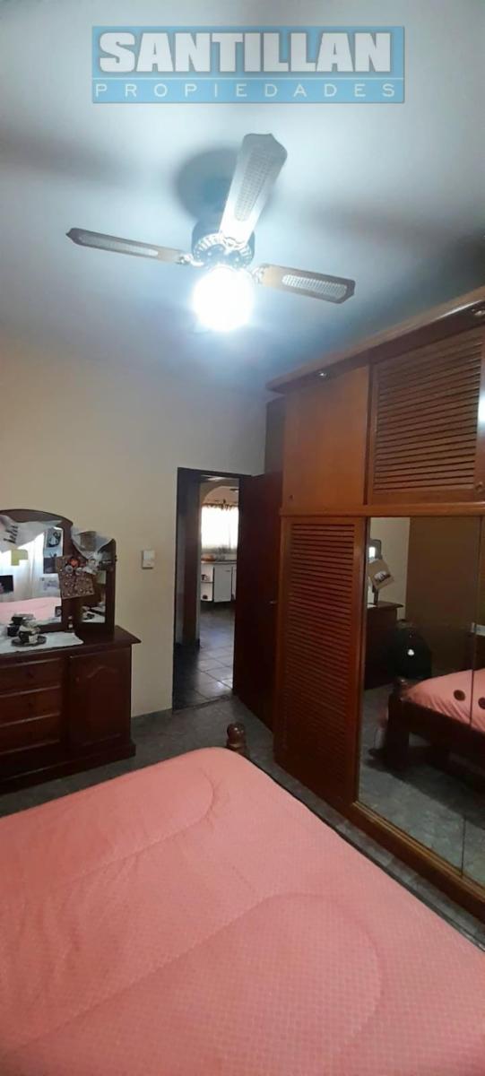 EXCELENTE CASA 4 AMBIENTES EN DOS PLANTAS - LOTE PROPIO - MORON SUR — foto 11