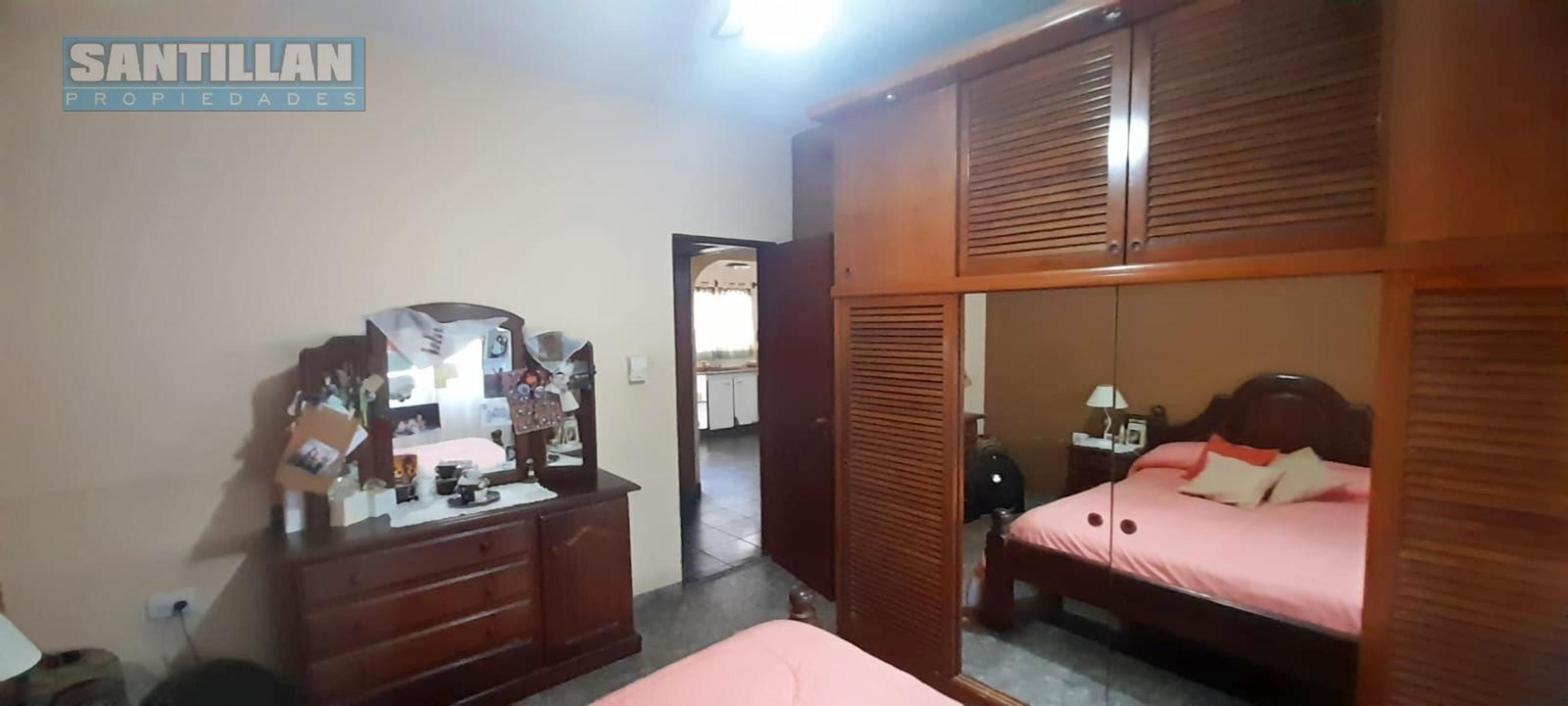 EXCELENTE CASA 4 AMBIENTES EN DOS PLANTAS - LOTE PROPIO - MORON SUR — foto 13