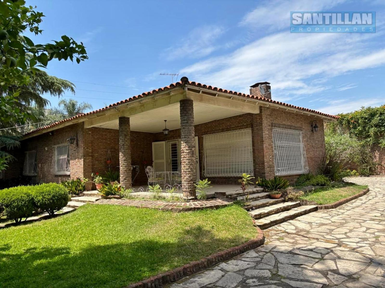 IMPORTANTE PROPIEDAD EN SAN JUSTO SOBRE DOS LOTES (1.021 MTS2). IDEALMÚLTIPLES DESTINOS.
