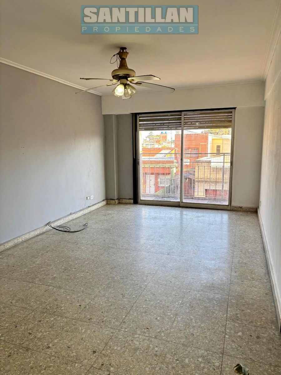 OPORTUNIDAD. AMPLIO DEPARTAMENTO DE 3 AMBIENTES CON BALCON. SAN JUSTO — foto 7