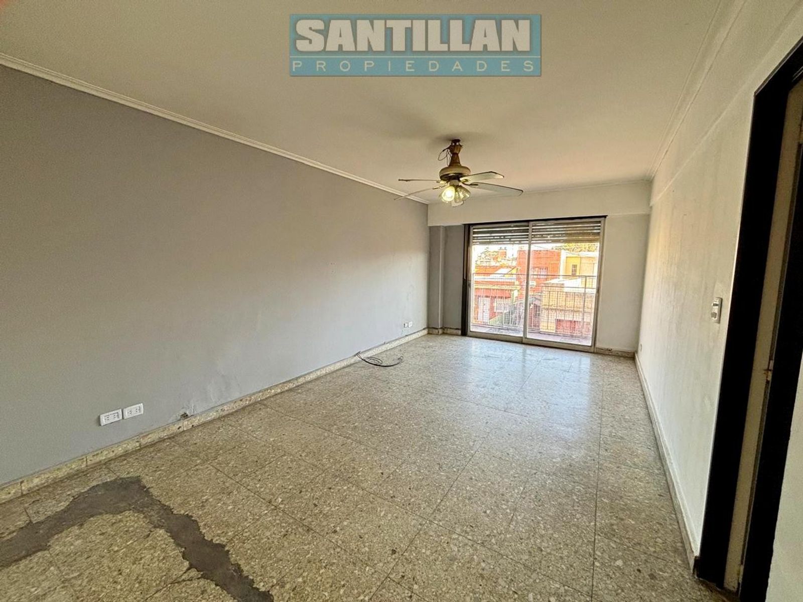 OPORTUNIDAD. AMPLIO DEPARTAMENTO DE 3 AMBIENTES CON BALCON. SAN JUSTO — foto 8