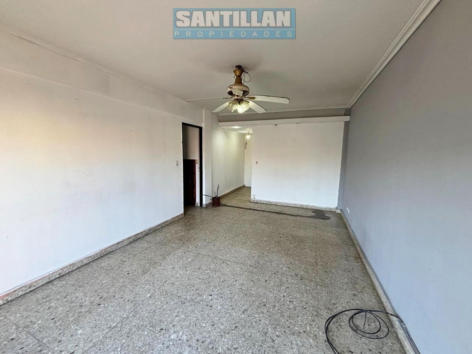 OPORTUNIDAD. AMPLIO DEPARTAMENTO DE 3 AMBIENTES CON BALCON. SAN JUSTO — foto 9