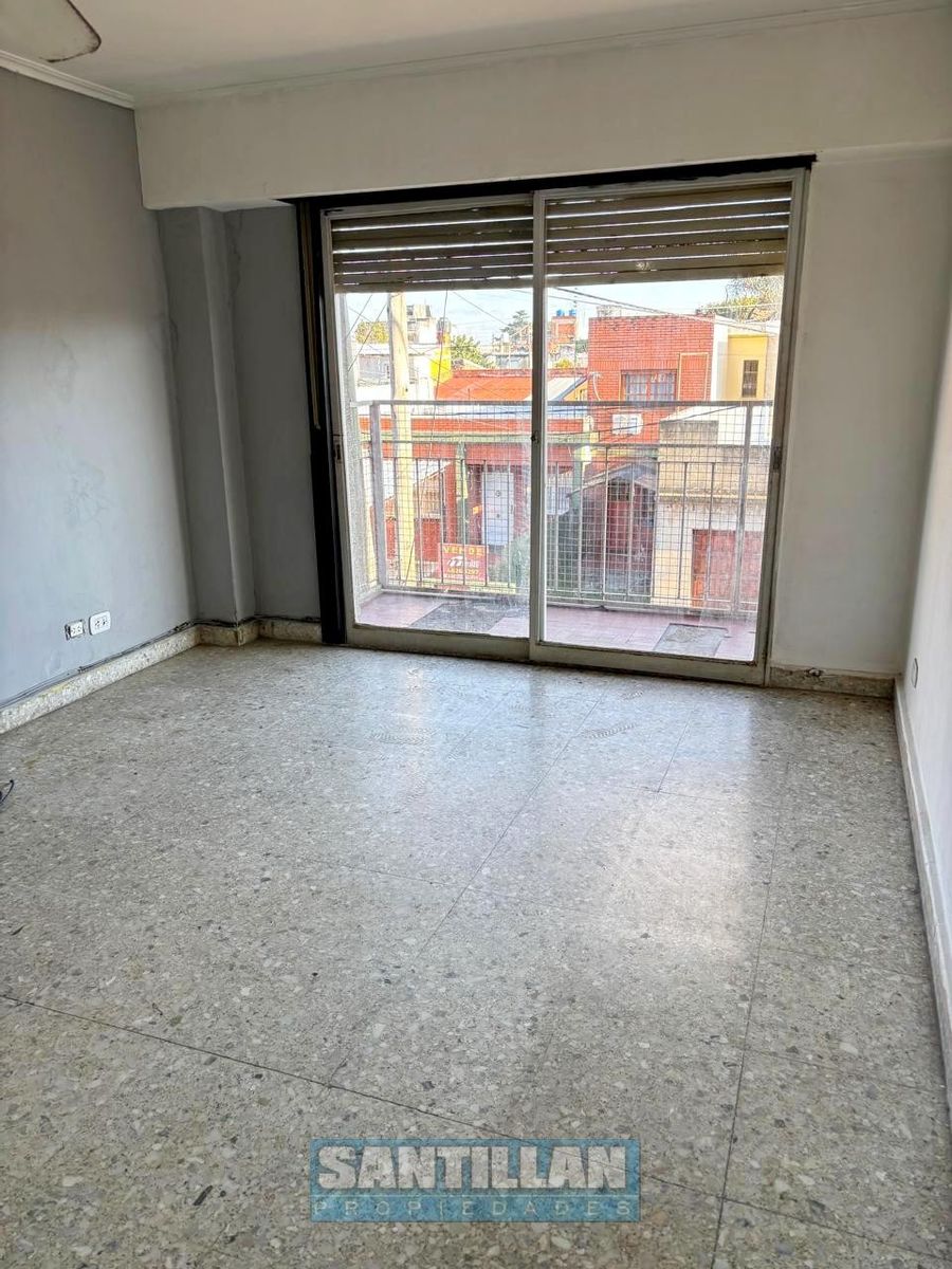 OPORTUNIDAD. AMPLIO DEPARTAMENTO DE 3 AMBIENTES CON BALCON. SAN JUSTO — foto 10