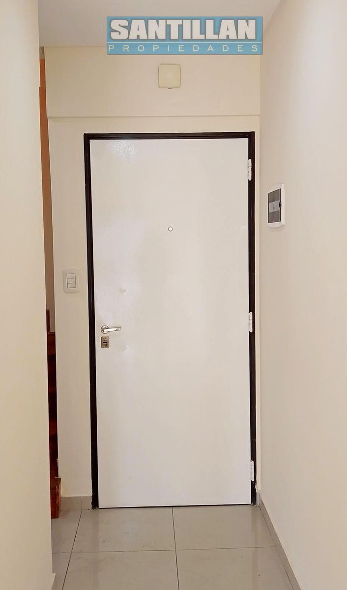 HERMOSO DEPARTAMENTO DE 2 AMPLIOS AMBIENTES EN DÚPLEX AL FRENTE - SAN JUSTO CENTRO - 6