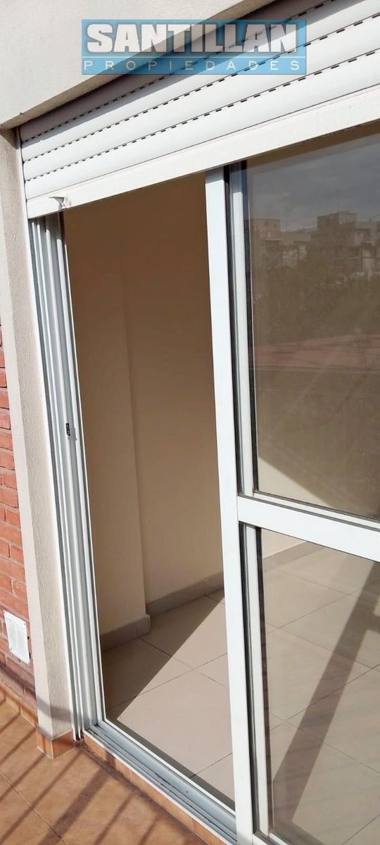 HERMOSO DEPARTAMENTO DE 2 AMPLIOS AMBIENTES EN DÚPLEX AL FRENTE - SAN JUSTO CENTRO - 12