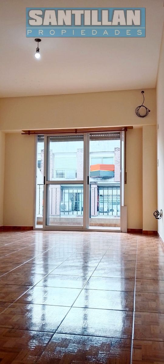 HERMOSO DEPARTAMENTO DE 2 AMPLIOS AMBIENTES EN DÚPLEX AL FRENTE - SAN JUSTO CENTRO - 20