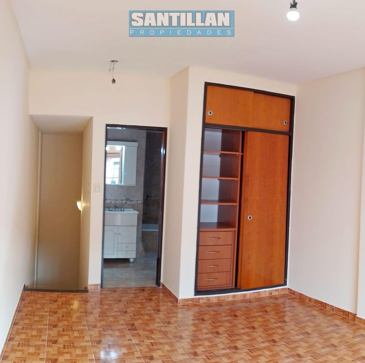 HERMOSO DEPARTAMENTO DE 2 AMPLIOS AMBIENTES EN DÚPLEX AL FRENTE - SAN JUSTO CENTRO - 24