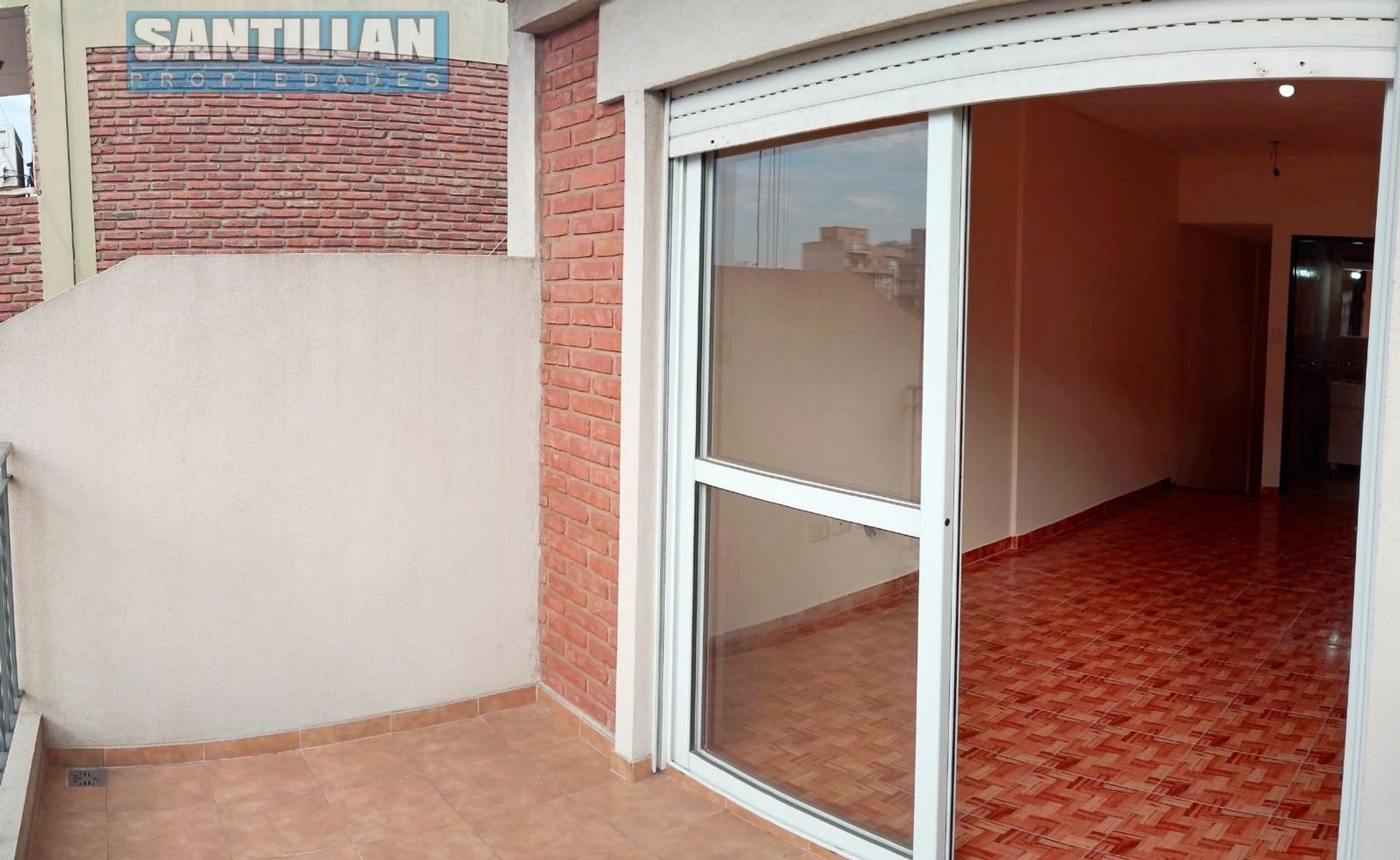 HERMOSO DEPARTAMENTO DE 2 AMPLIOS AMBIENTES EN DÚPLEX AL FRENTE - SAN JUSTO CENTRO - 27
