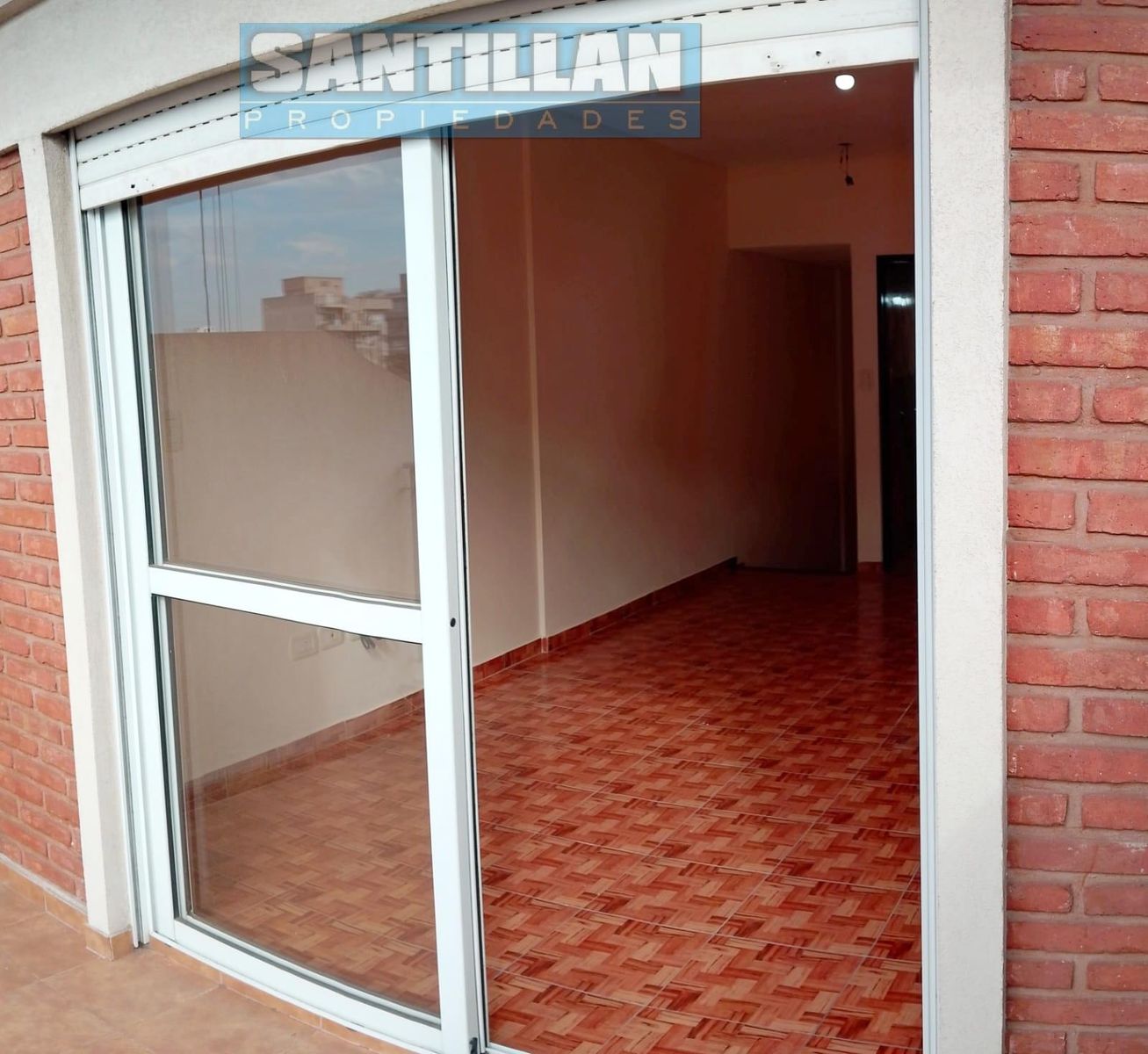 HERMOSO DEPARTAMENTO DE 2 AMPLIOS AMBIENTES EN DÚPLEX AL FRENTE - SAN JUSTO CENTRO - 28