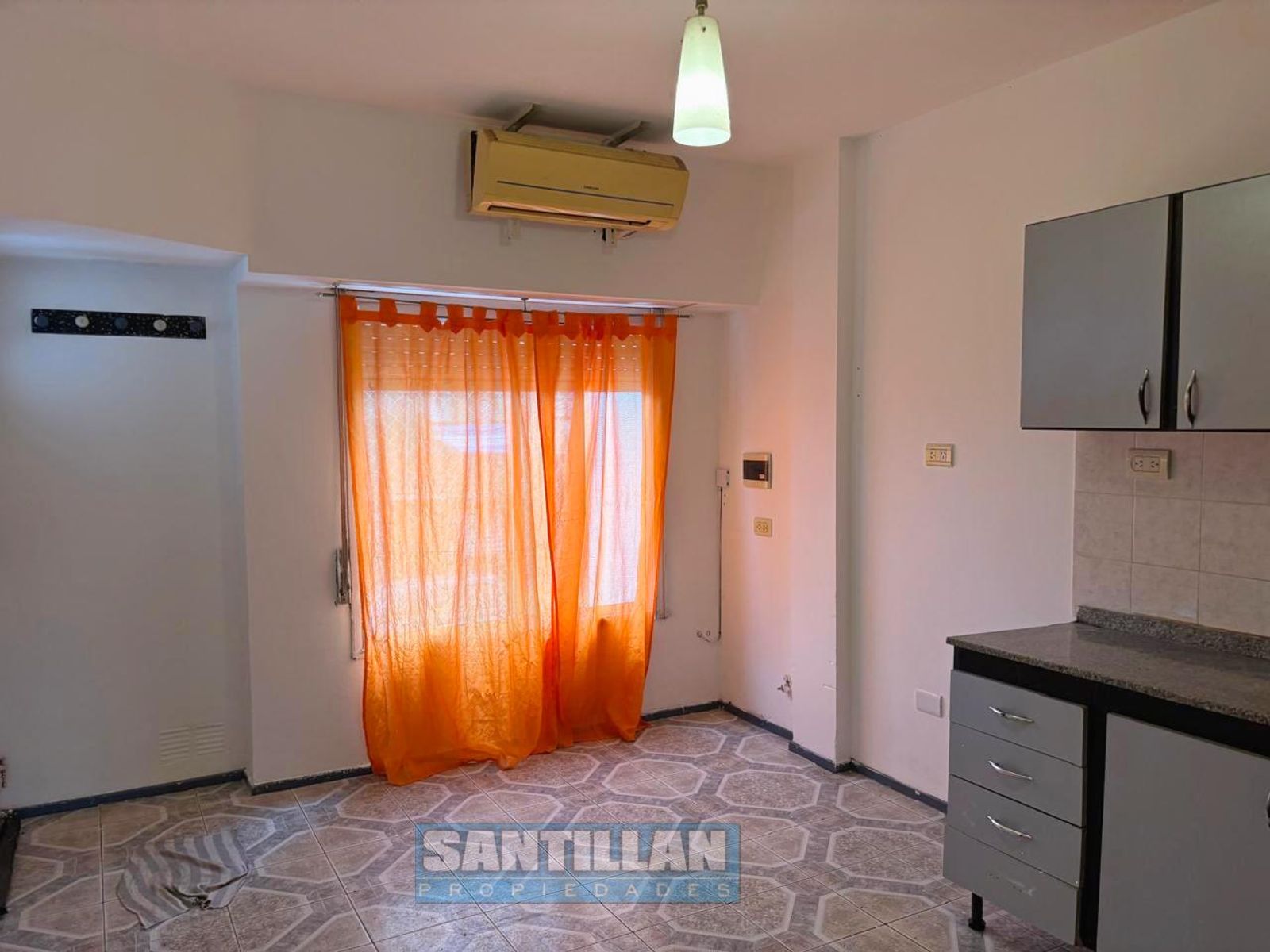 DEPARTAMENTO DE 2 AMBIENTES AL FRENTE - VILLA LUZURIAGA - 3