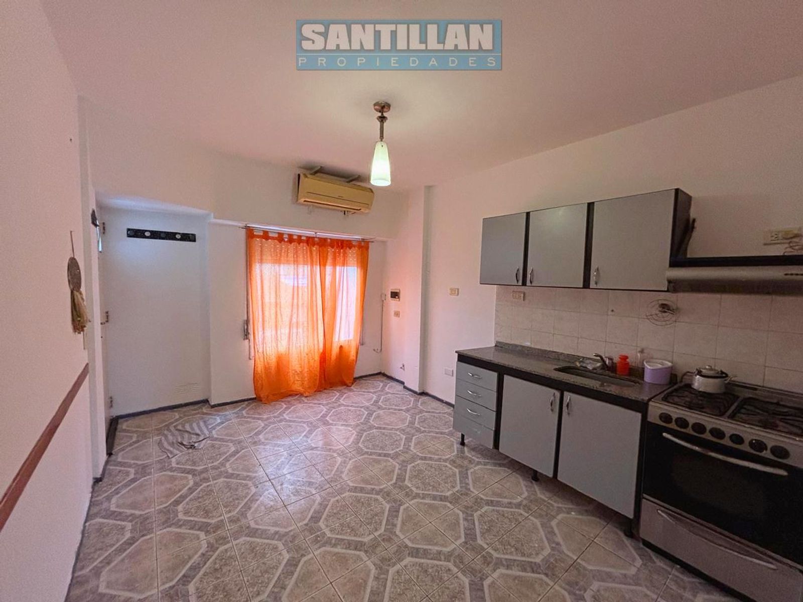 DEPARTAMENTO DE 2 AMBIENTES AL FRENTE - VILLA LUZURIAGA - 6