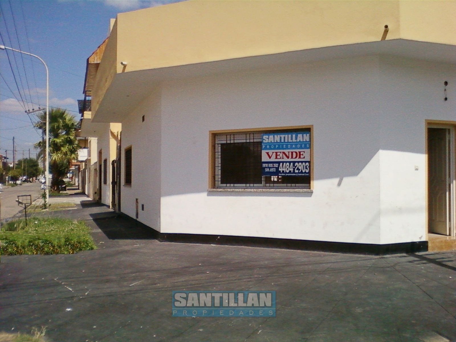 CASA EN PH 3 AMBIENTES EN ESQUINA AL FRENTE CON PATIO Y COCHERA - LA TABLADA - 2
