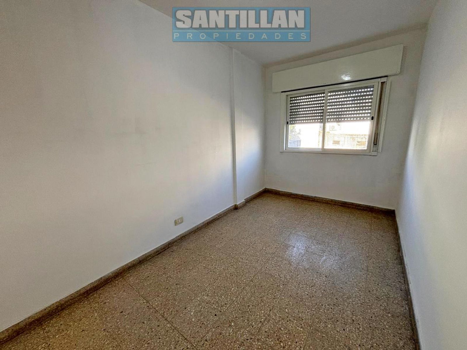 IMPECABLE Y AMPLIO DEPTO. 3 AMBIENTES. LAFERRERE CENTRO - 29