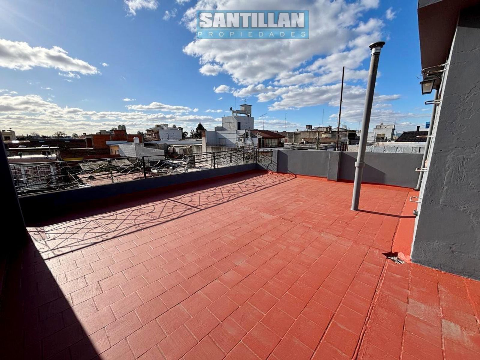IMPECABLE Y AMPLIO DEPTO. 3 AMBIENTES. LAFERRERE CENTRO - 50