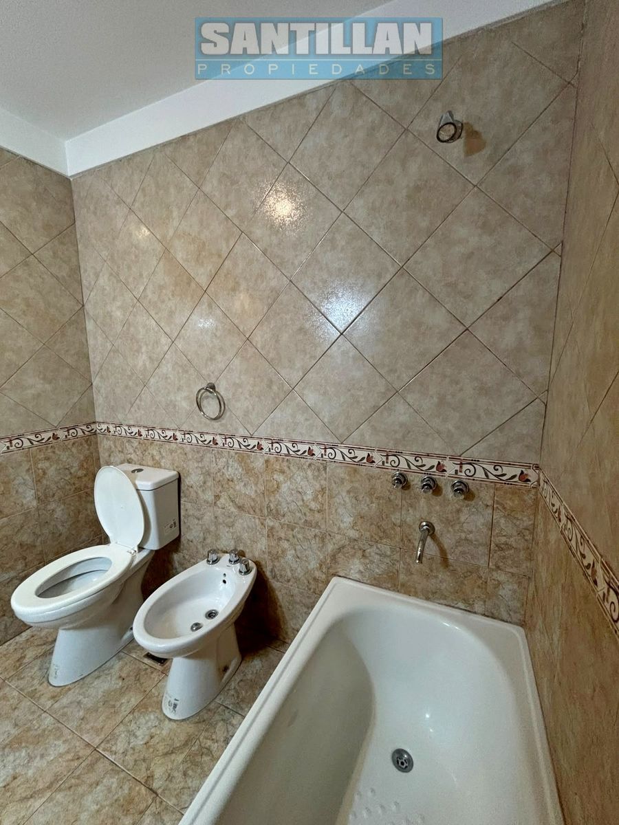 HERMOSO DEPARTAMENTO DE 2 AMPLIOS AMBIENTES EN DÚPLEX - SAN JUSTO CENTRO - 24
