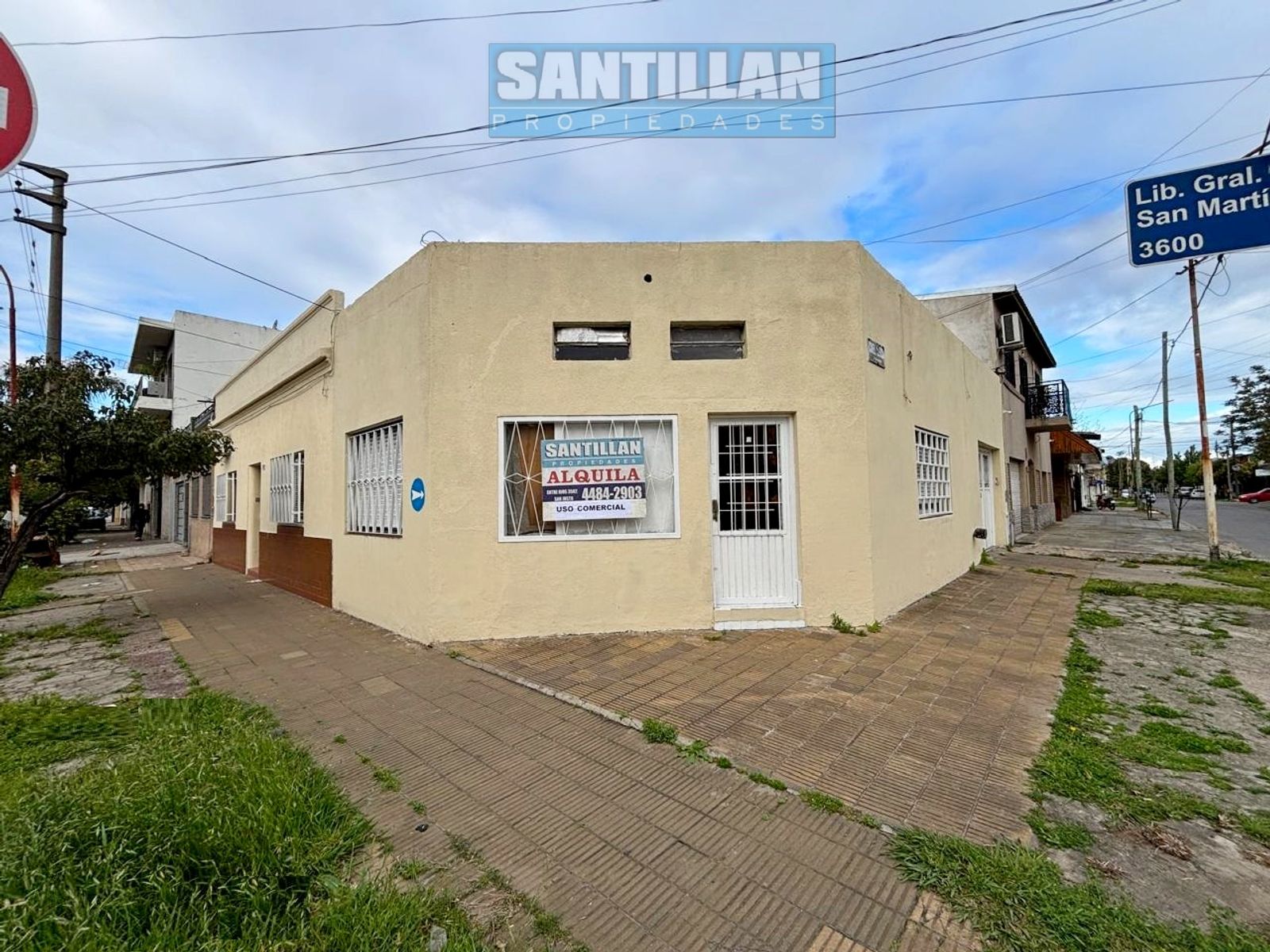 Casa 4 ambientes con garaje cubierto y patio. San Justo. Uso comercial. - 4