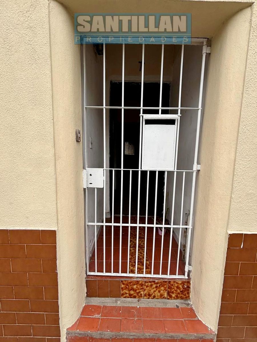 Casa 4 ambientes con garaje cubierto y patio. San Justo. Uso comercial. - 5