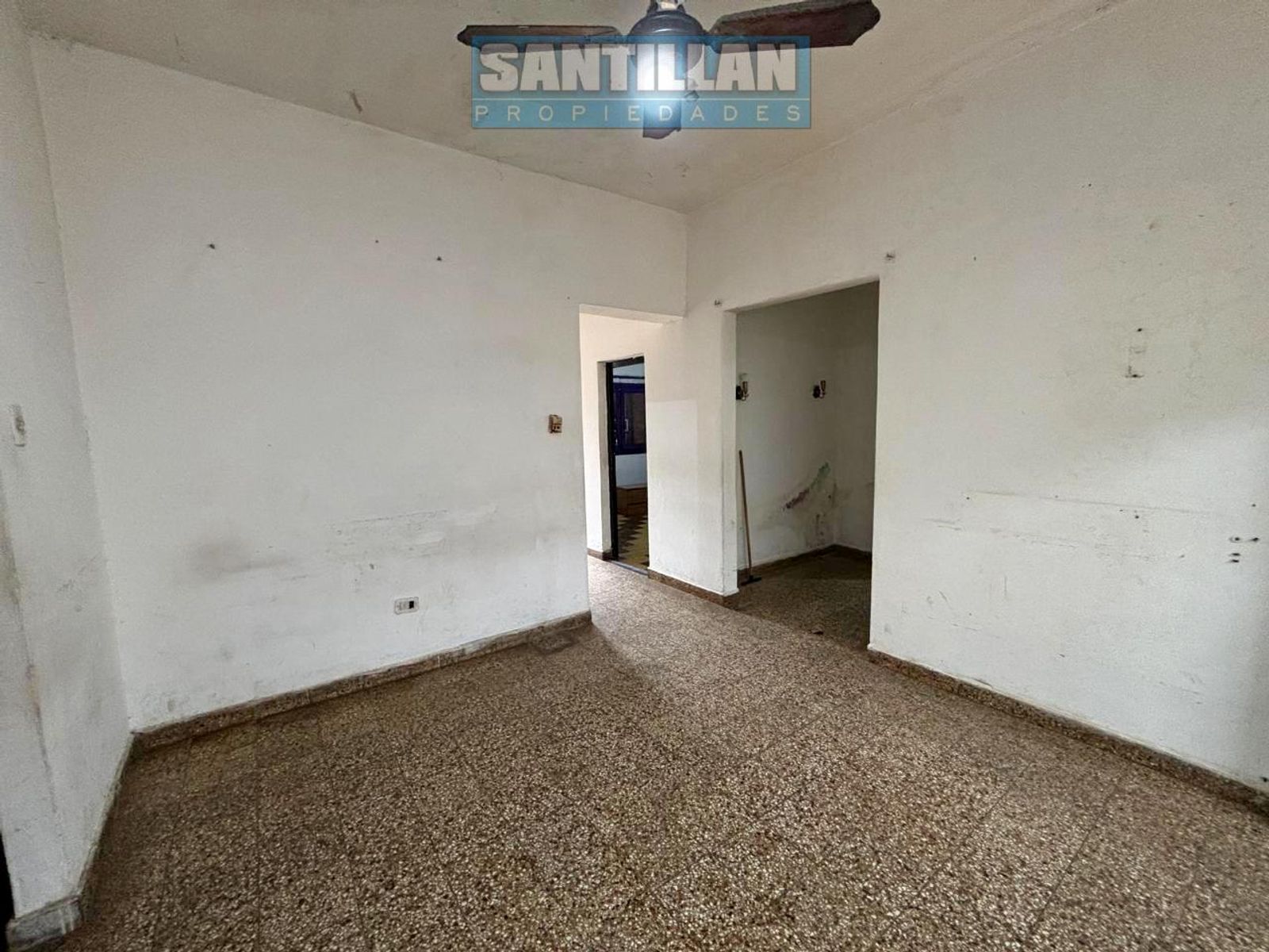 Casa 4 ambientes con garaje cubierto y patio. San Justo. Uso comercial. - 9