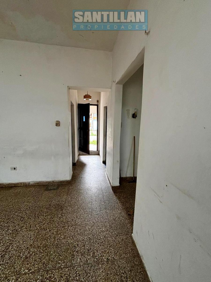 Casa 4 ambientes con garaje cubierto y patio. San Justo. Uso comercial. - 10