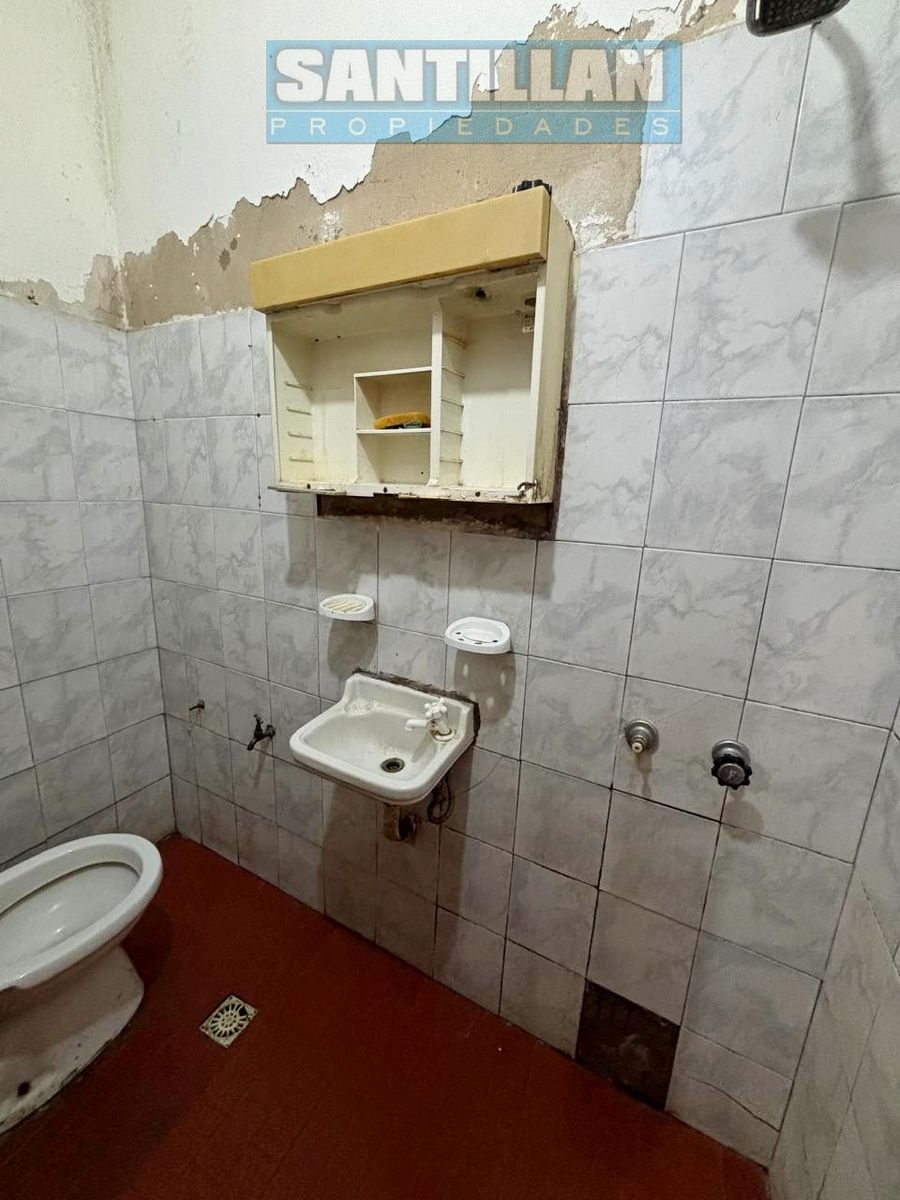 Casa 4 ambientes con garaje cubierto y patio. San Justo. Uso comercial. - 36