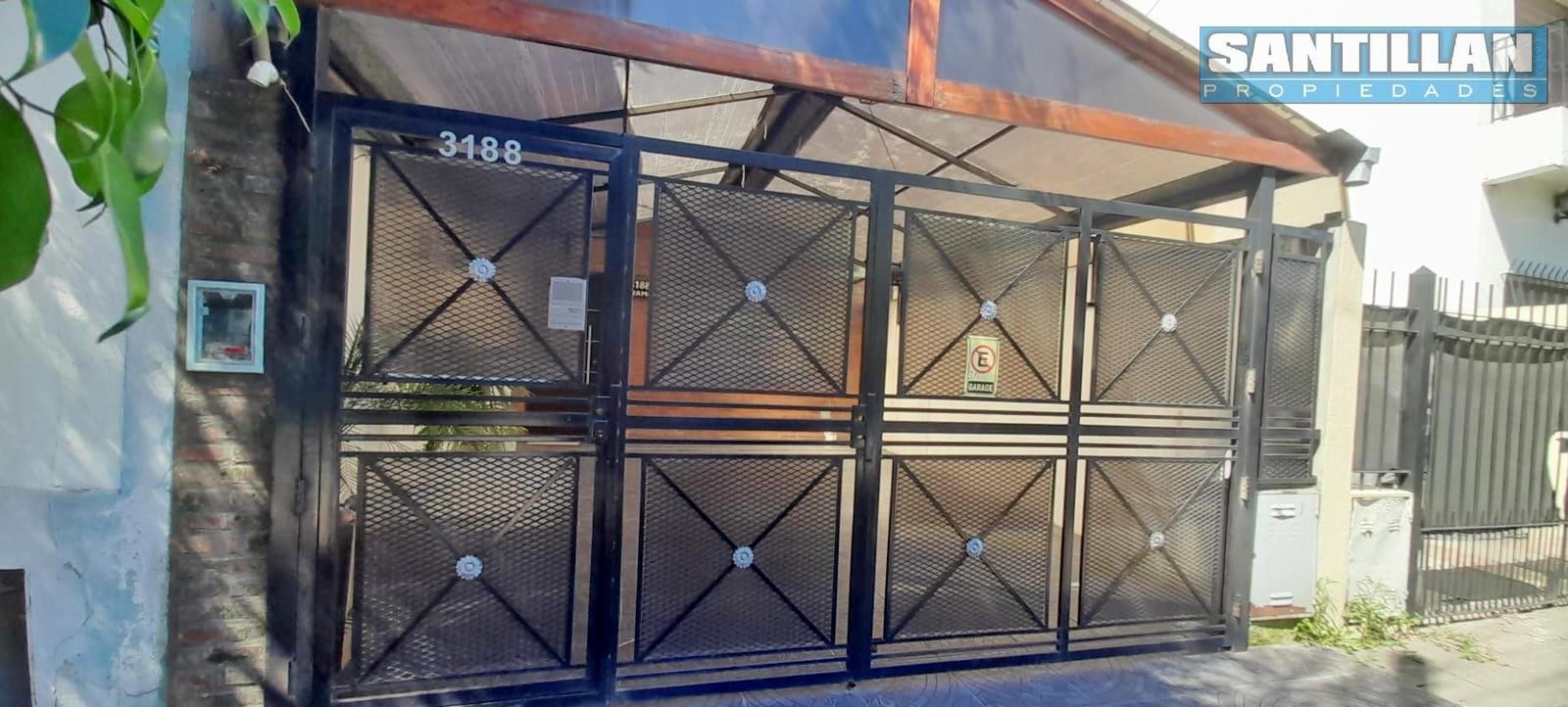 EXCELENTE TRIPLEX 4 AMBIENTES CON PATIO Y GRAN COCHERA — foto 2