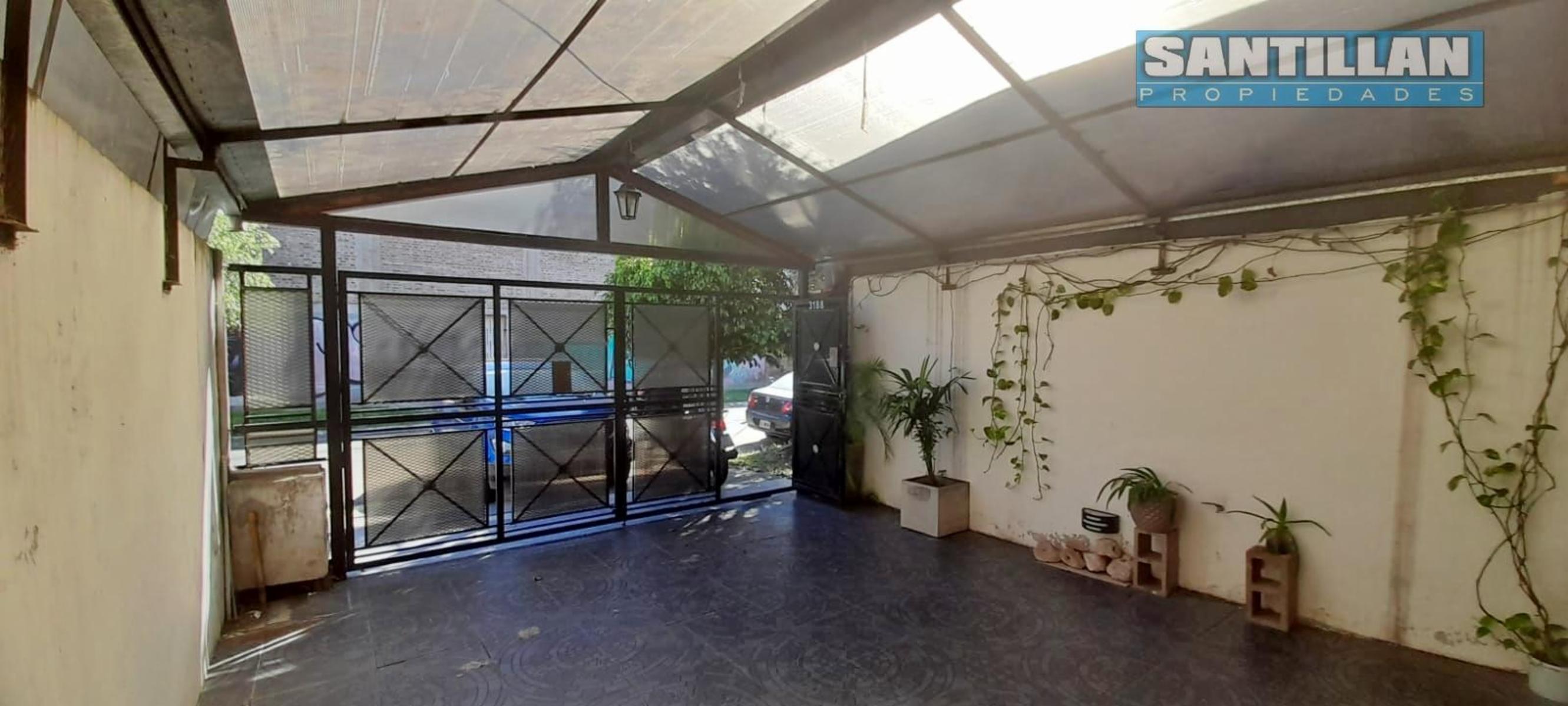 EXCELENTE TRIPLEX 4 AMBIENTES CON PATIO Y GRAN COCHERA — foto 5