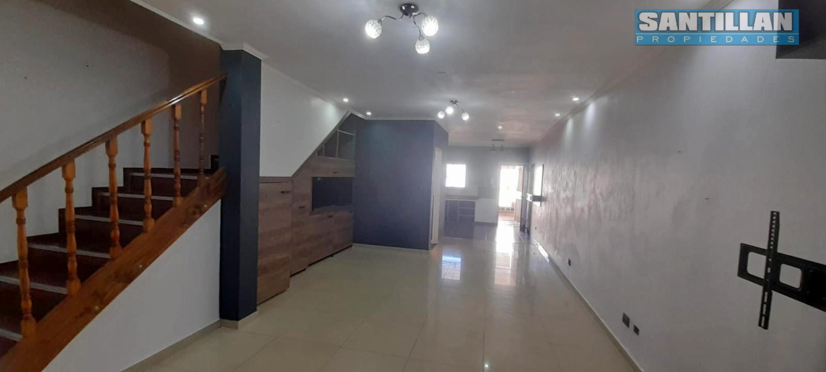 EXCELENTE TRIPLEX 4 AMBIENTES CON PATIO Y GRAN COCHERA — foto 8