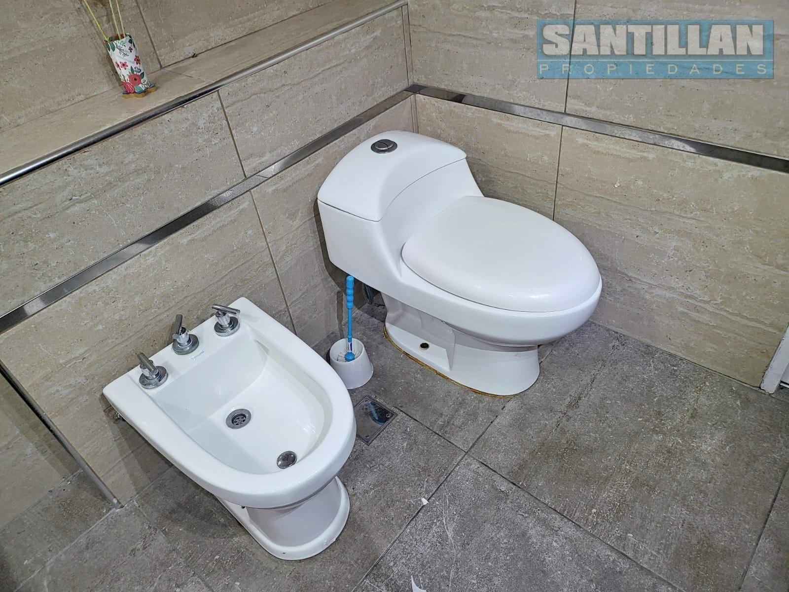 EXCELENTE TRIPLEX 4 AMBIENTES CON PATIO Y GRAN COCHERA - 33