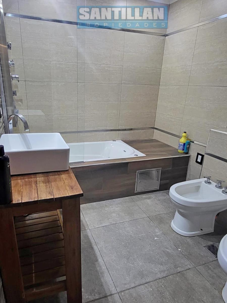 EXCELENTE TRIPLEX 4 AMBIENTES CON PATIO Y GRAN COCHERA - 34
