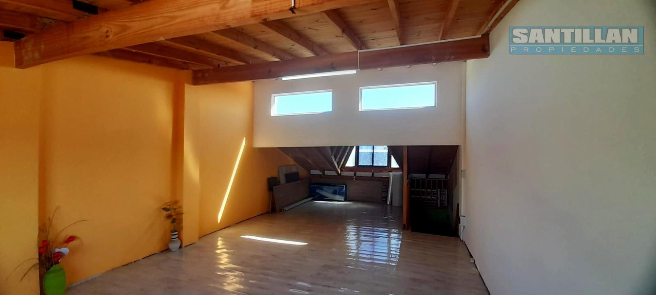 EXCELENTE TRIPLEX 4 AMBIENTES CON PATIO Y GRAN COCHERA - 42