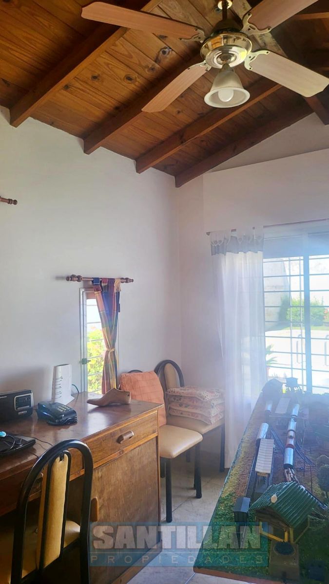HERMOSA CASA DE 4 AMBIENTES CON COCHERA, QUINCHO Y PILETA. MERLO NORTE. - 29