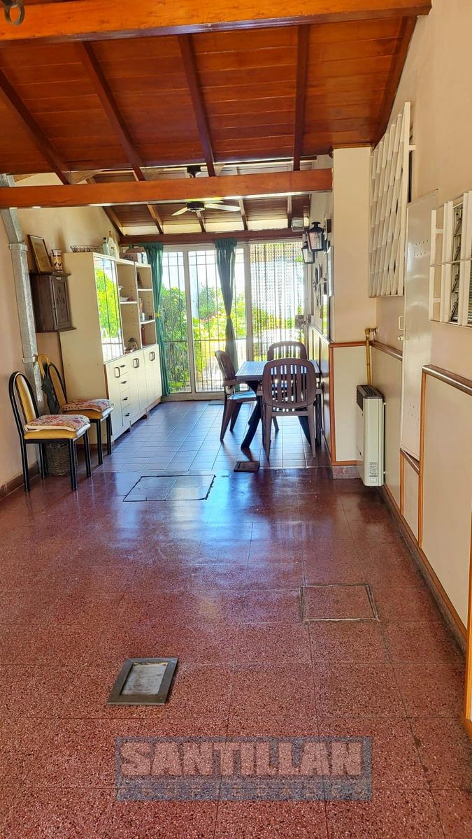 HERMOSA CASA DE 4 AMBIENTES CON COCHERA, QUINCHO Y PILETA. MERLO NORTE. - 32