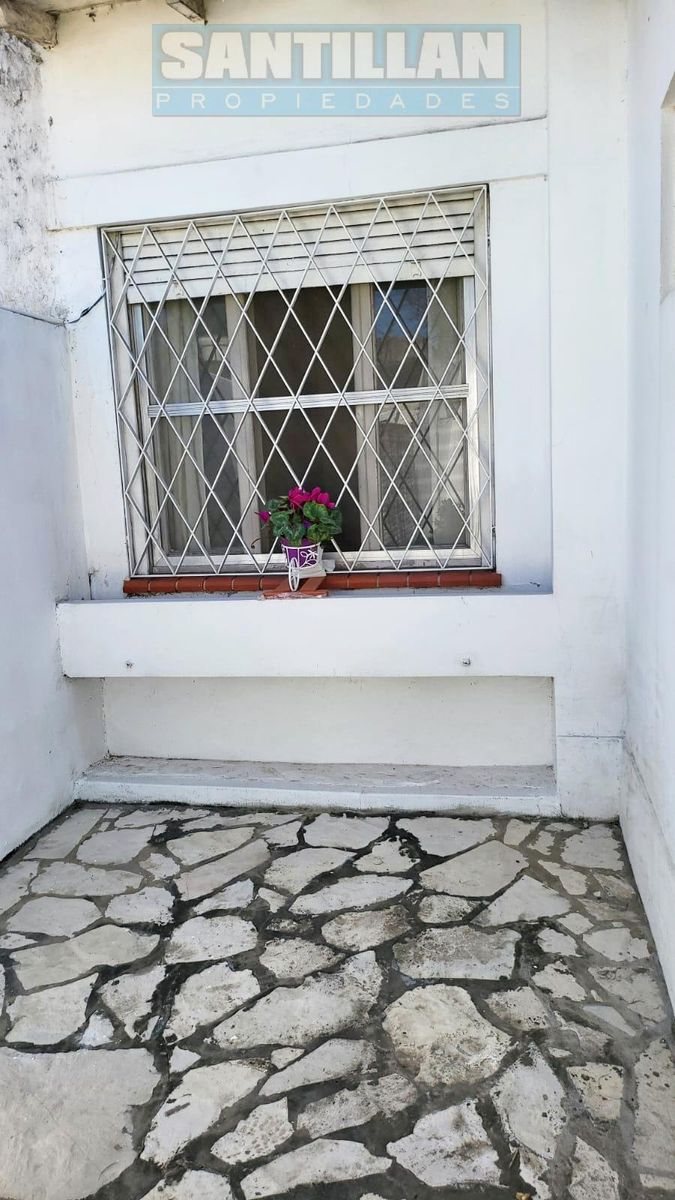 HERMOSA CASA DE 4 AMBIENTES CON COCHERA, QUINCHO Y PILETA. MERLO NORTE. - 34