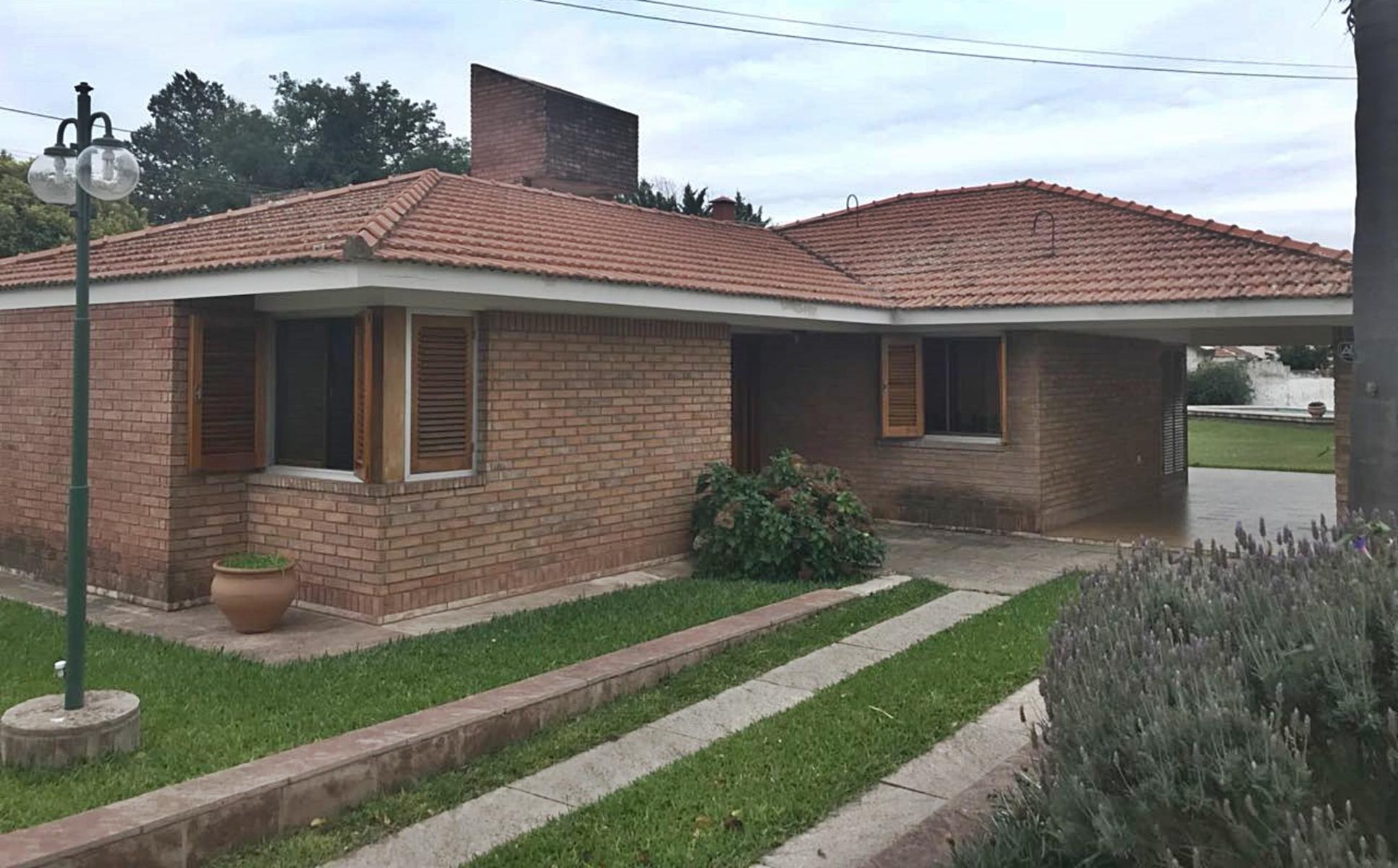 VENTA HERMOSA CASA B° SANTA RITA DEL LAGO