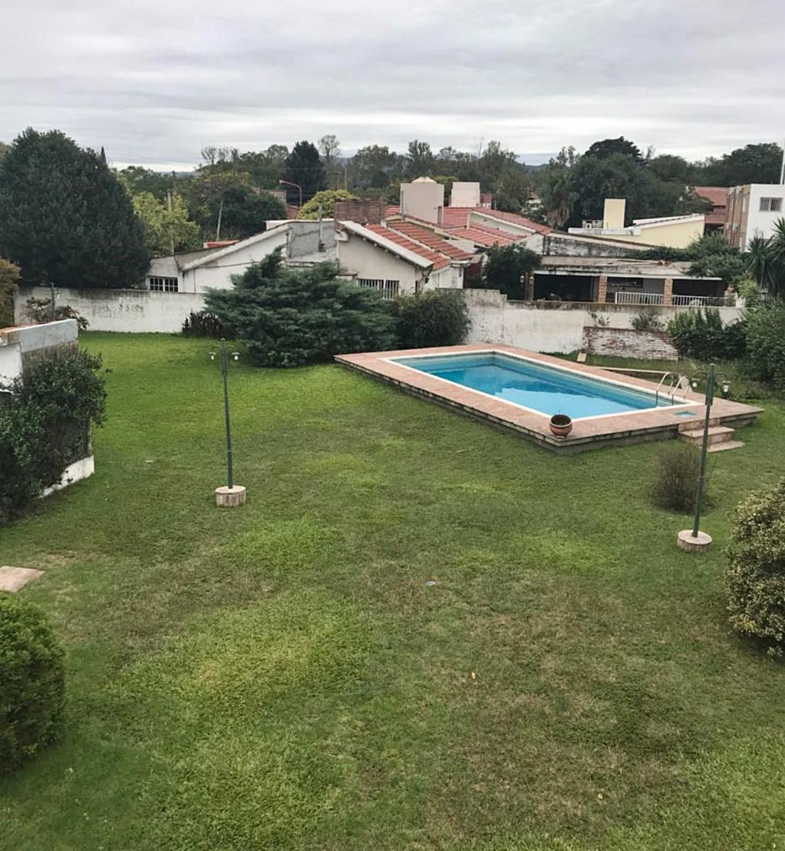 VENTA HERMOSA CASA B° SANTA RITA DEL LAGO — foto 3
