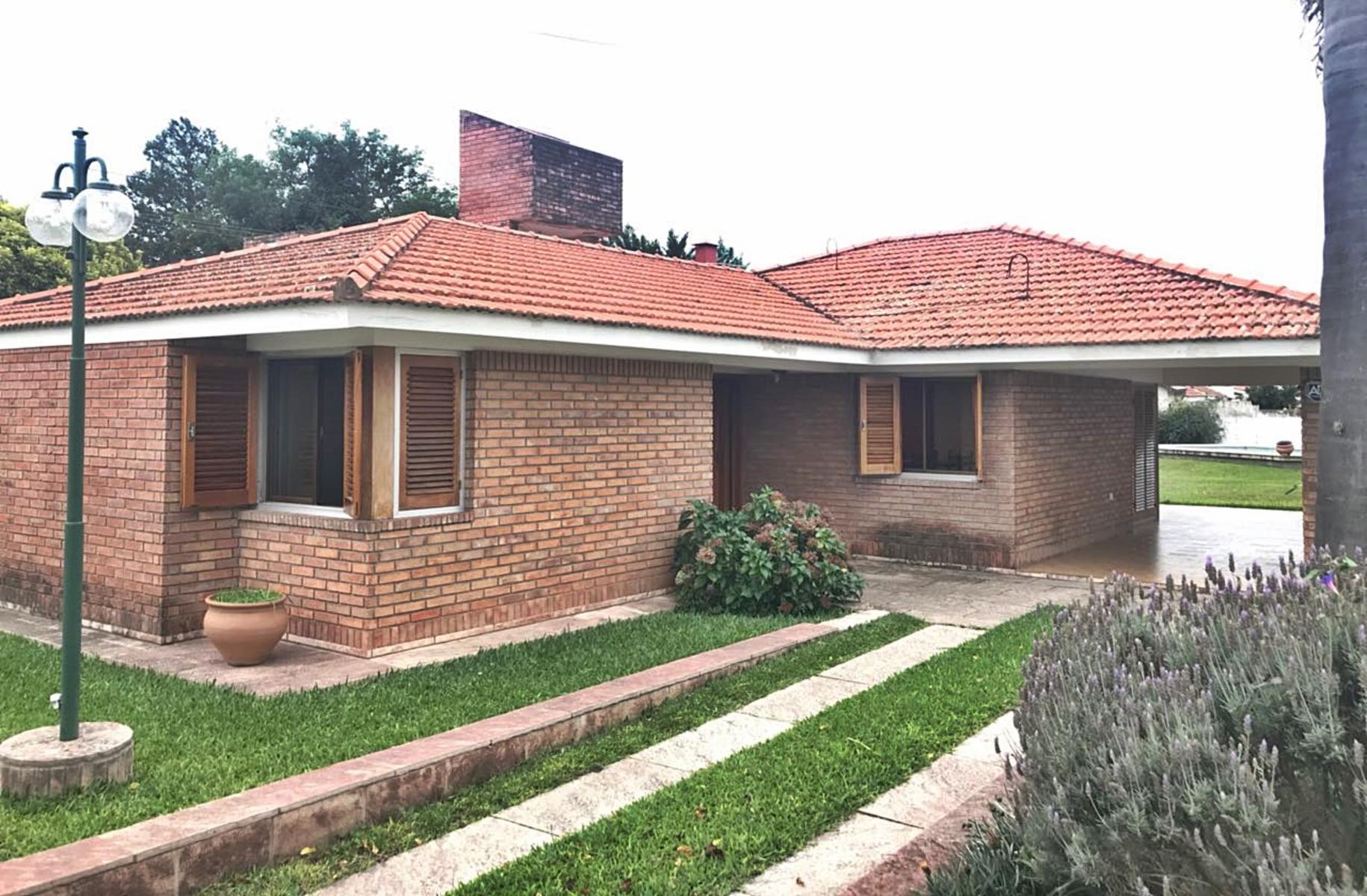 VENTA HERMOSA CASA B° SANTA RITA DEL LAGO — foto 8
