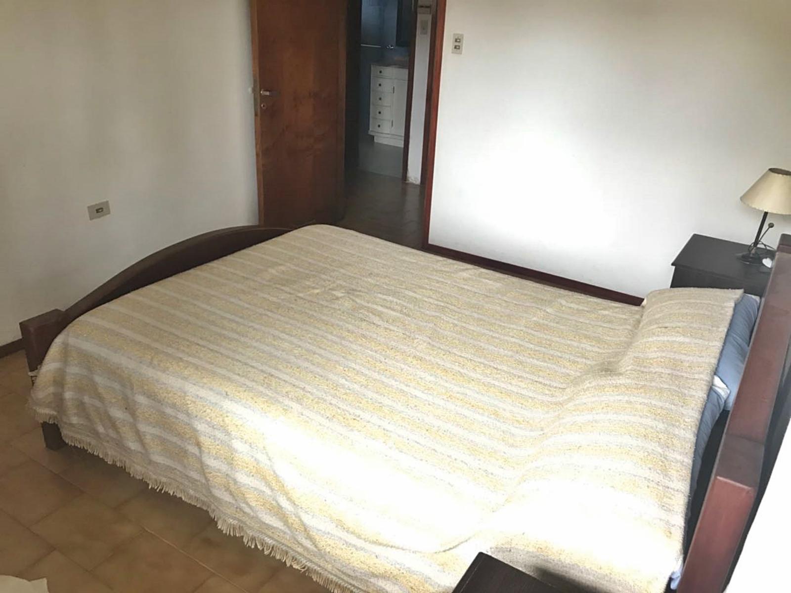 VENTA HERMOSA CASA B° SANTA RITA DEL LAGO — foto 9