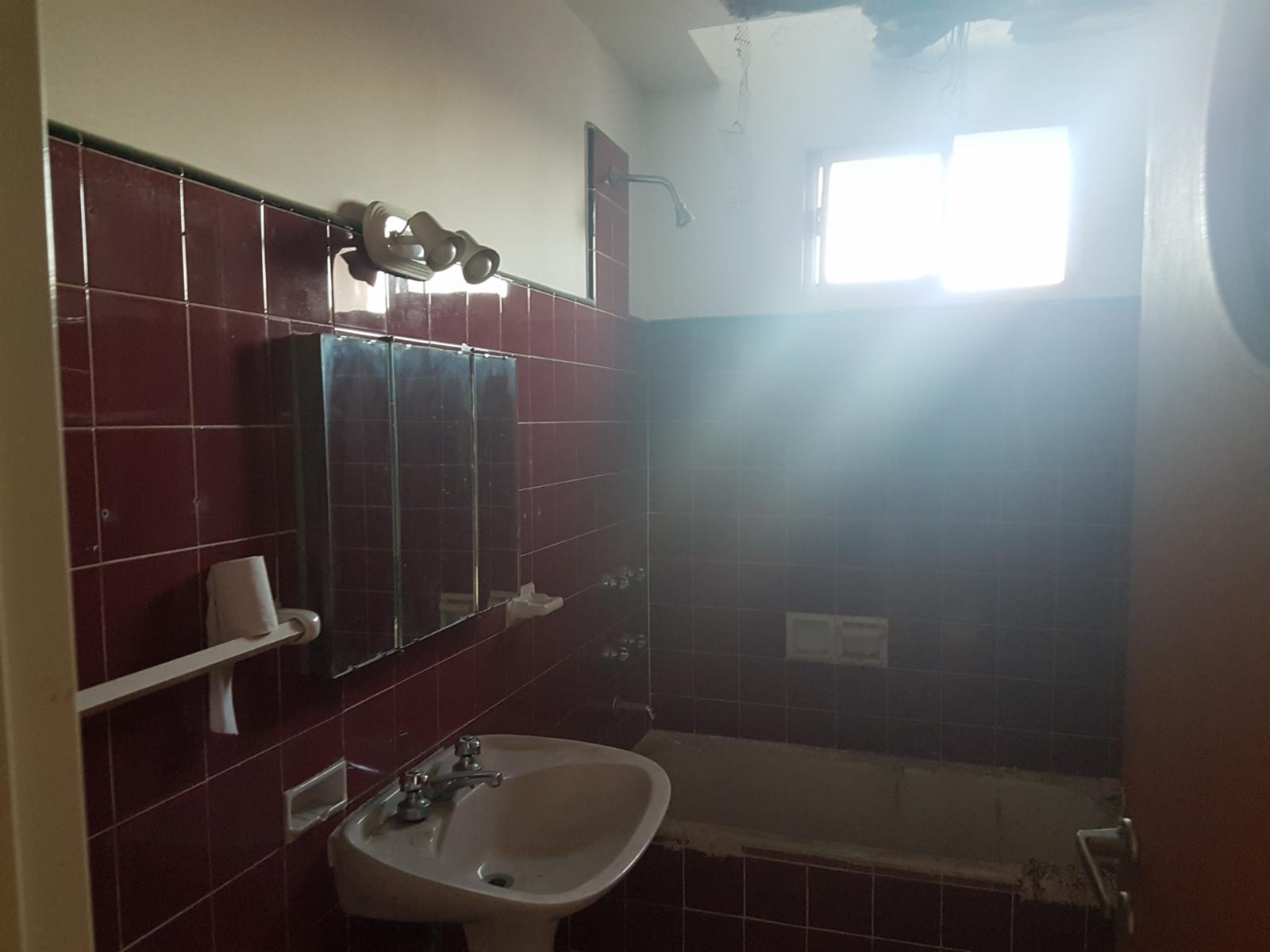 GALPÓN Y DTO. DE 4 AMBIENTES - ZONA LOMAS DE MIRADOR — foto 8