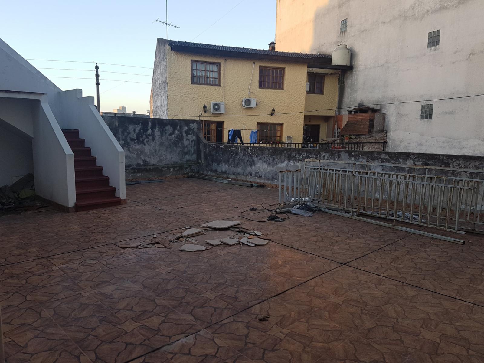 GALPÓN Y DTO. DE 4 AMBIENTES - ZONA LOMAS DE MIRADOR — foto 9