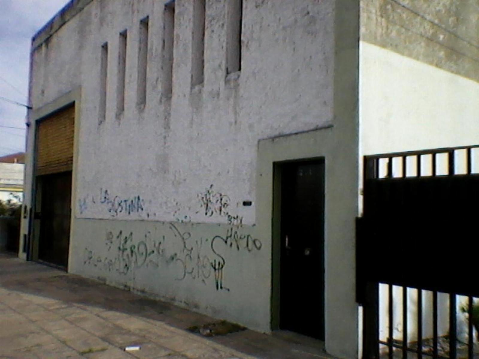 Gran Galpón Ideal Cochera/ Deposito en Venta — foto 2