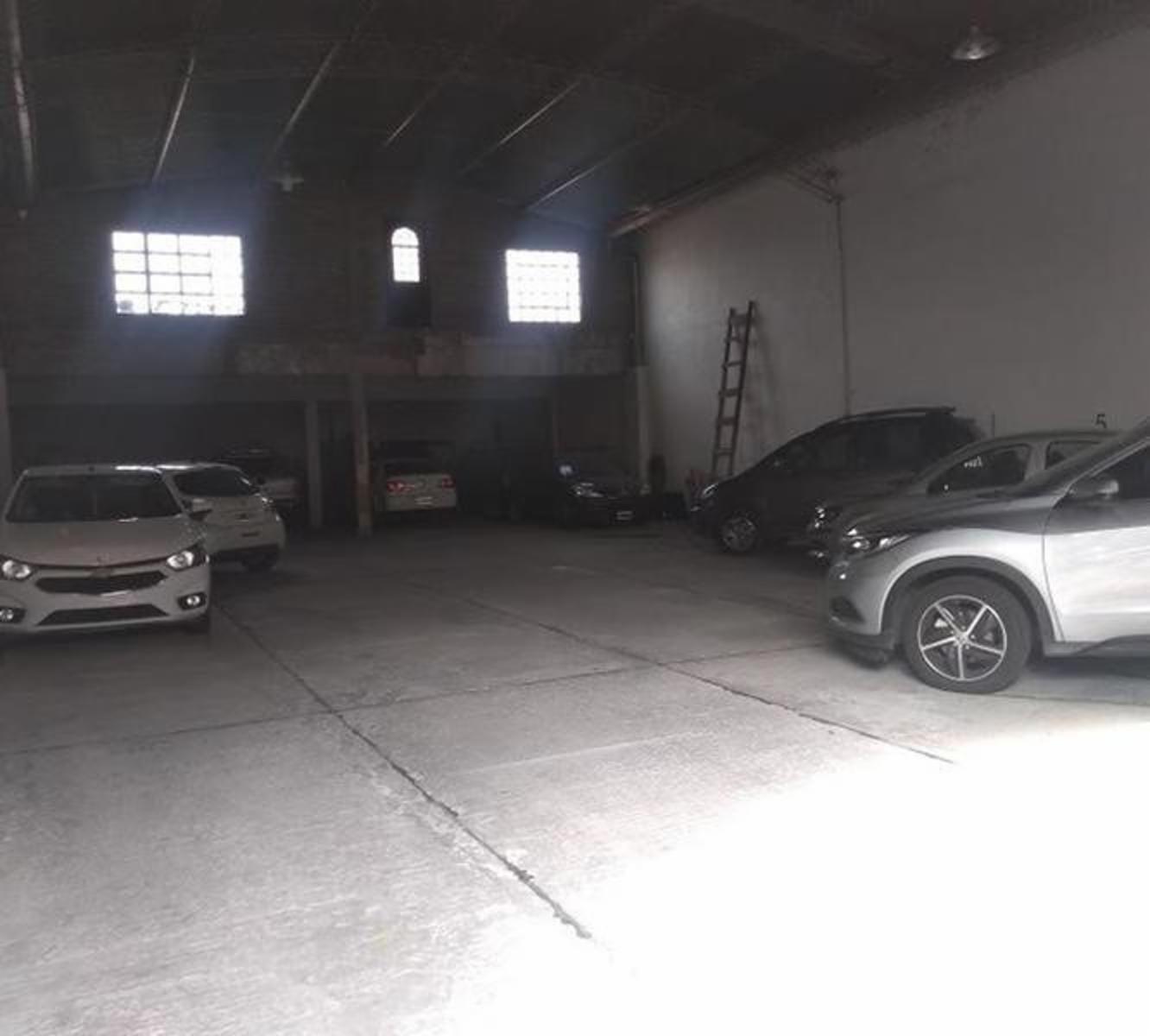 Gran Galpón Ideal Cochera/ Deposito en Venta — foto 7