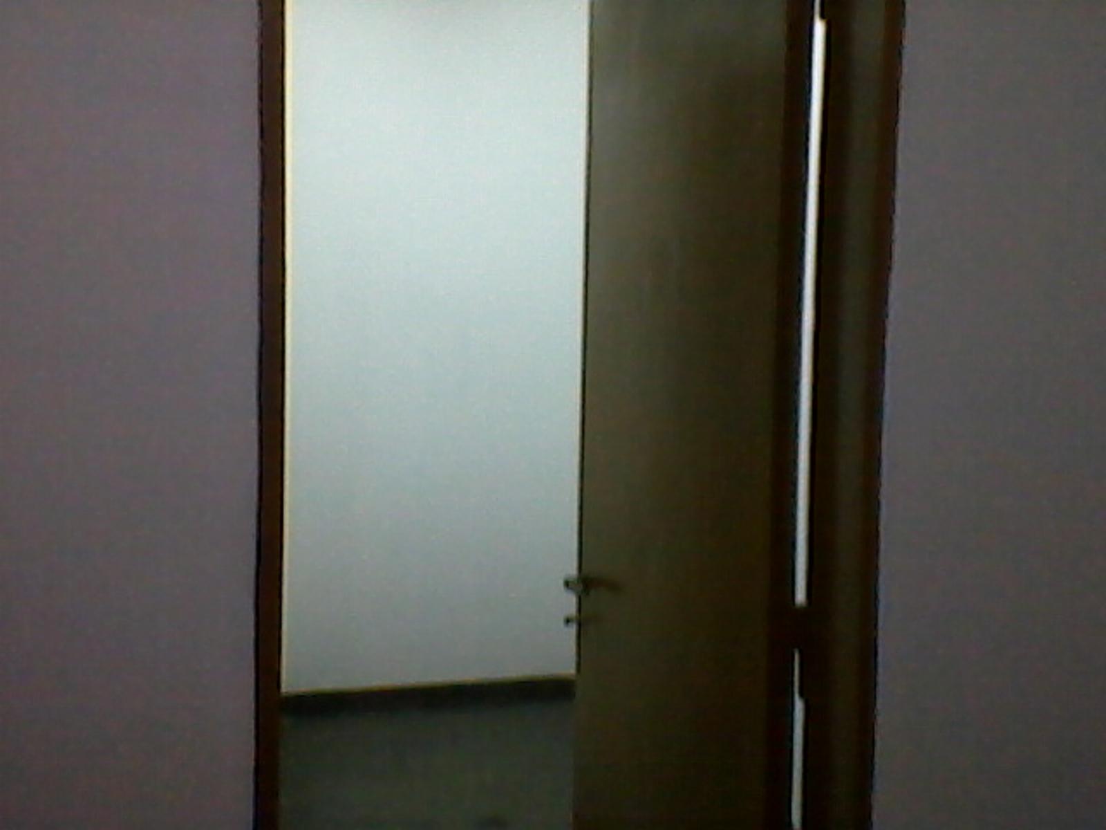 Casa sobre lote 10 x 20 Mts y local la calle. 4 AMB.