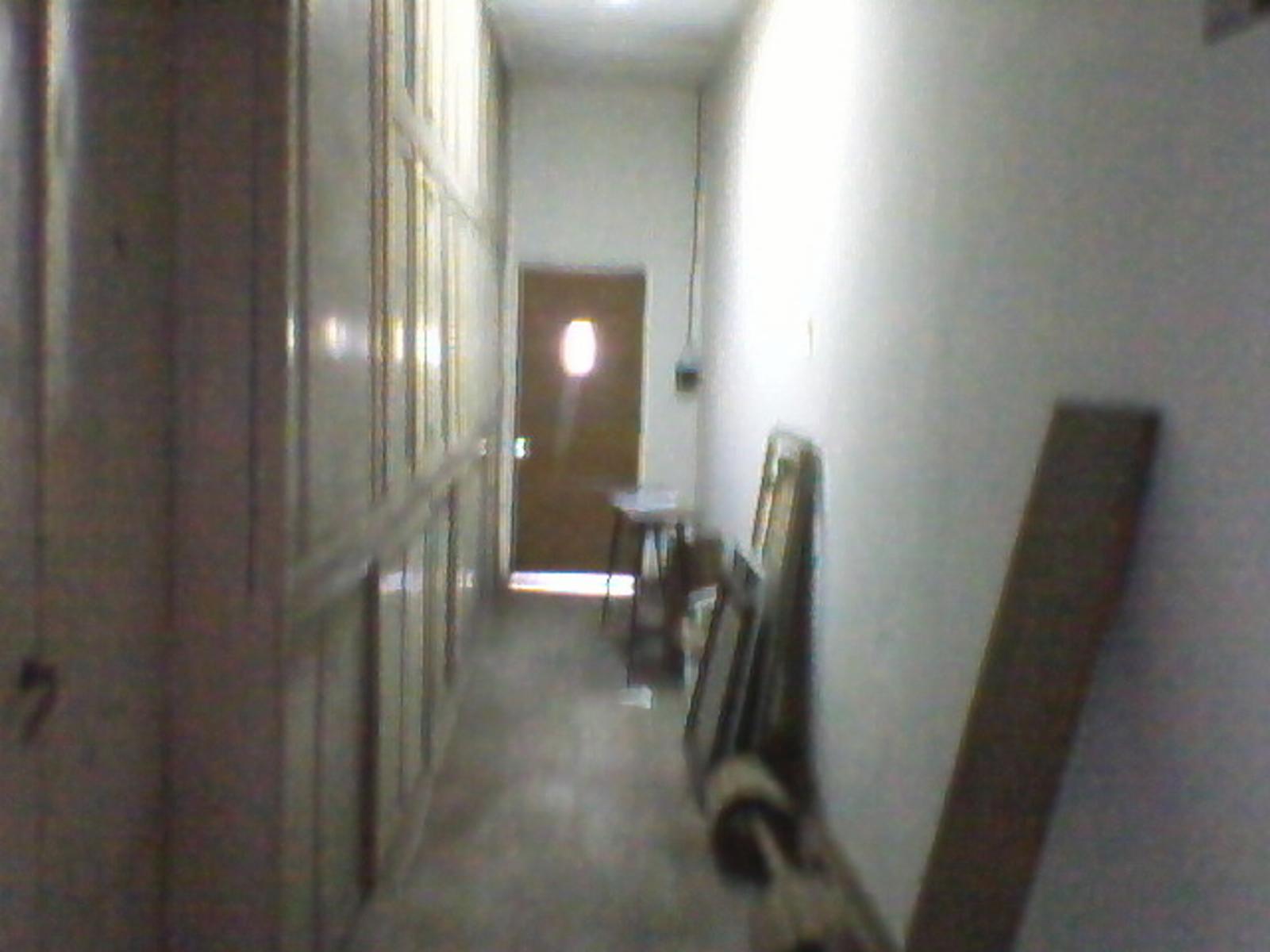 Casa sobre lote 10 x 20 Mts y local la calle. 4 AMB. — foto 5