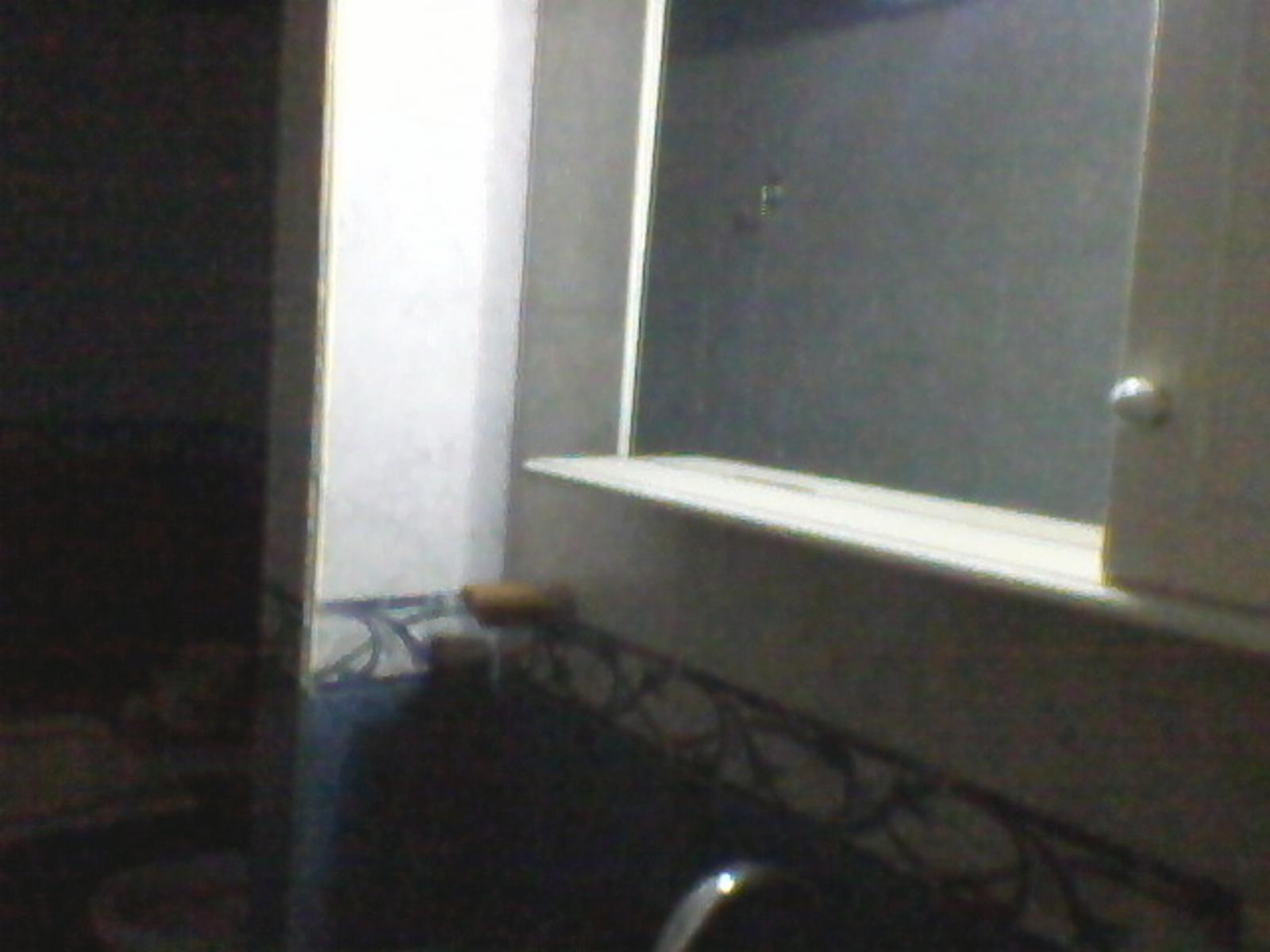 Casa sobre lote 10 x 20 Mts y local la calle. 4 AMB. — foto 6