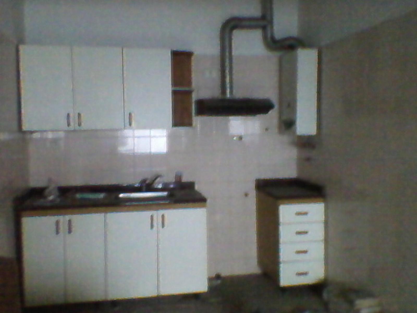 Casa sobre lote 10 x 20 Mts y local la calle. 4 AMB. — foto 7