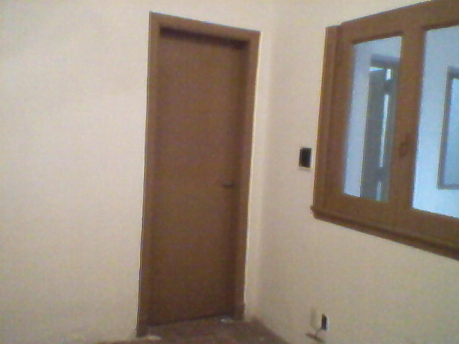 Casa sobre lote 10 x 20 Mts y local la calle. 4 AMB. — foto 11