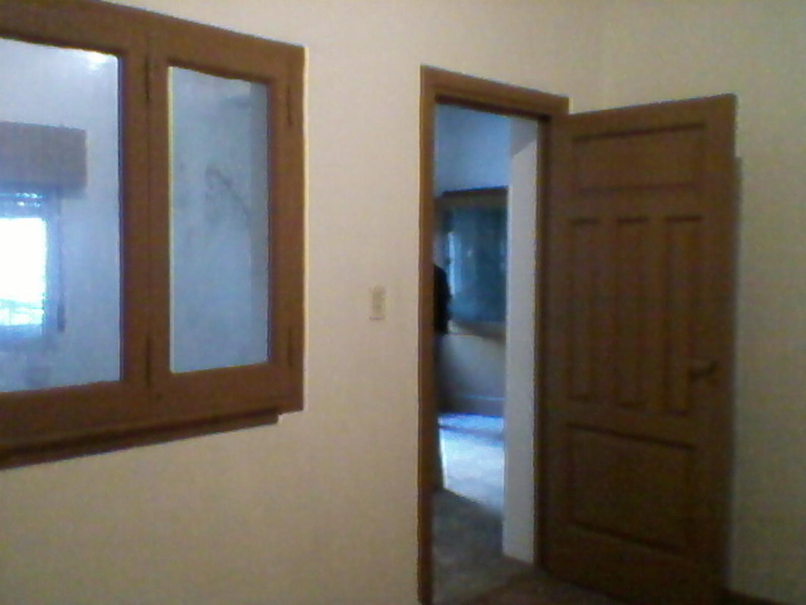 Casa sobre lote 10 x 20 Mts y local la calle. 4 AMB. — foto 13