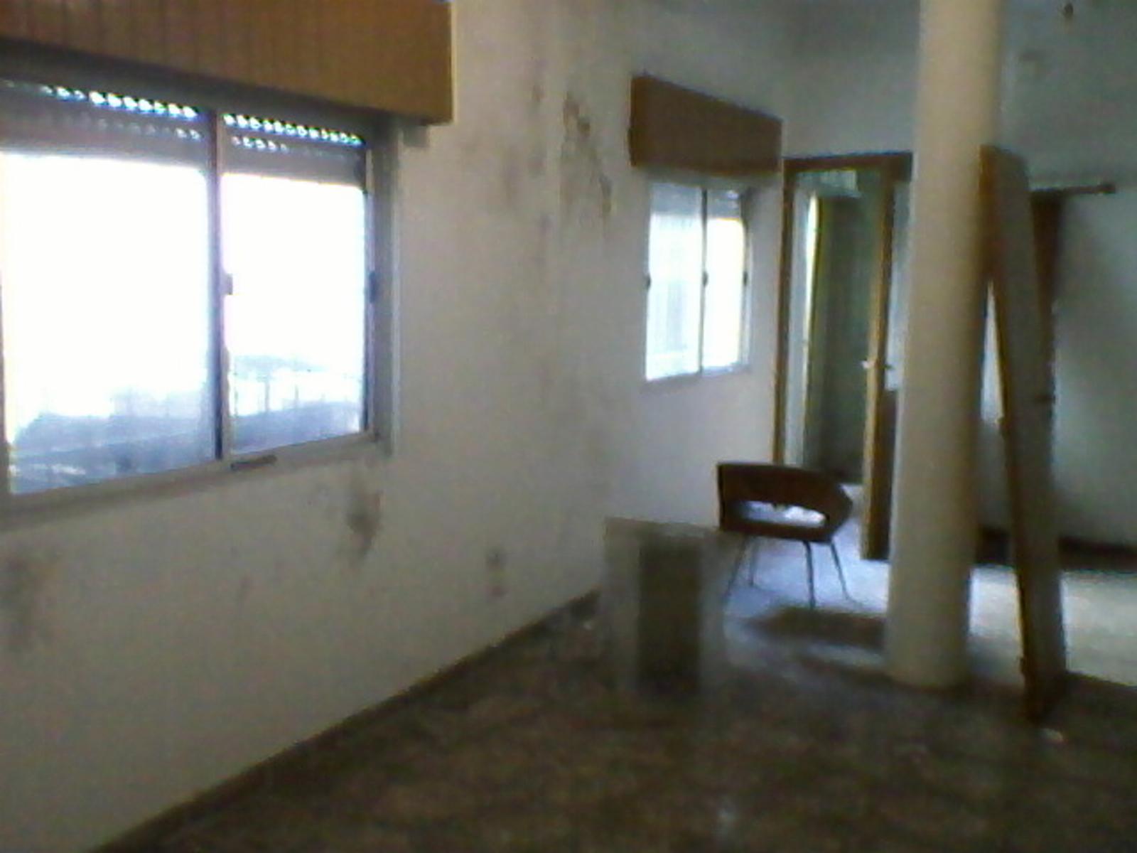 Casa sobre lote 10 x 20 Mts y local la calle. 4 AMB. — foto 14