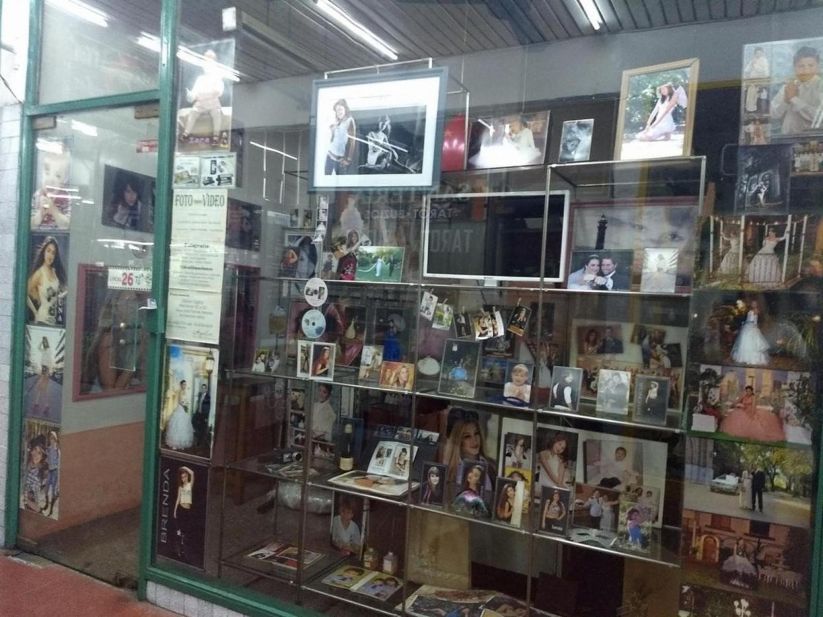 Local Interno en Galería Imperio - Zona Ramos Mejia Centro — foto 4