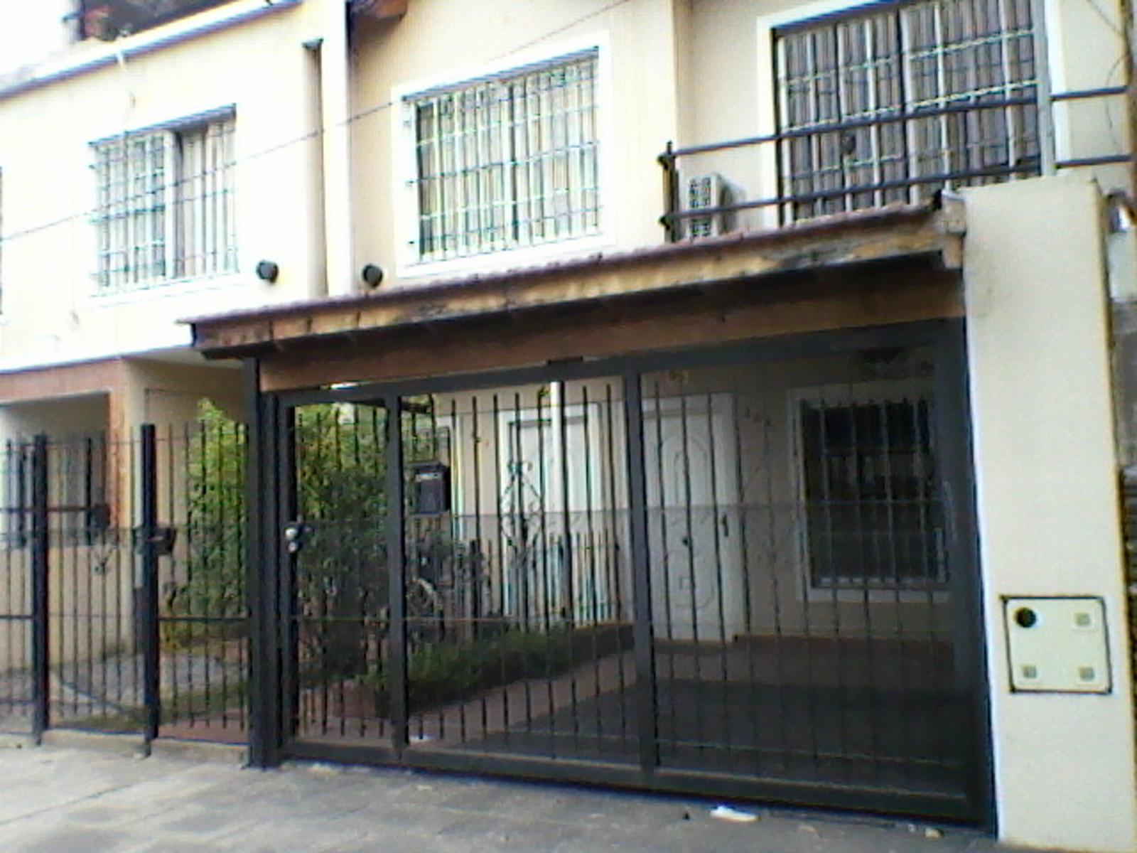 TRIPLEX 4 AMBIENTES AL FRENTE CON COCHERA - ZONA VILLA LUZURIAGA — foto 8